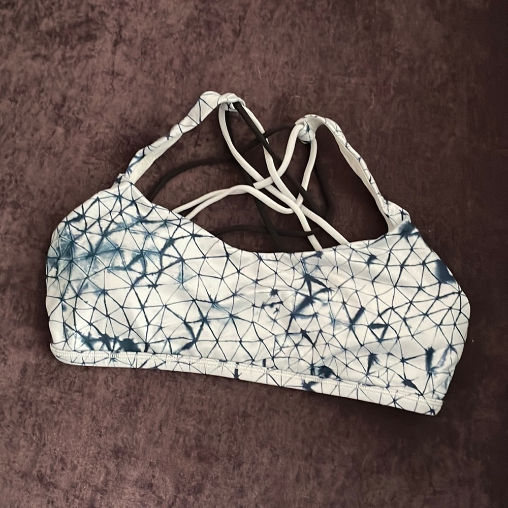 Lululemon sports bra
